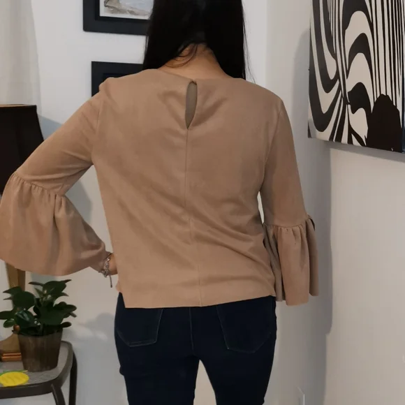 DO+BE Suede bell sleeve top, Tan Color Sz M - Picture 3 of 10